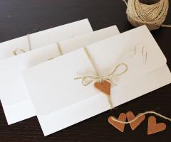 Contatto Creativo - Partecipazione in carta naturale, con cuore in legno