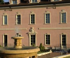 Esterno del Palazzo con scenografica fontana