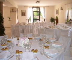 Sala allestita per il ricevimento di matrimonio
