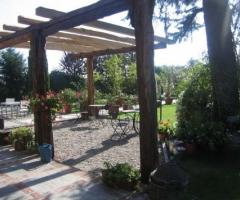 Ricevimento di matrimonio in giardino