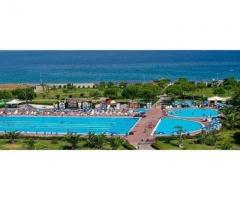 Piscina dell\'hotel del viaggio di nozze