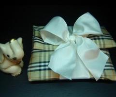 Bomboniera Thun e porta confetti in tessuto Burberry