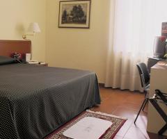 Camere da letto dell'Hotel Il Gelso Bianco di Misterbianco (Catania)