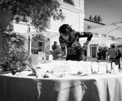 La wedding planner controlla sempre ogni dettaglio - Kairos Events