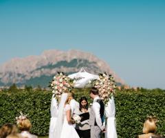 Claudia Murroni - Cerimonia simbolica in giardino