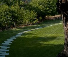 Viale che conduce alla chiesa