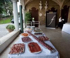 Buffet di antipasti al matrimonio