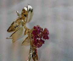 Viburno, nella sua varietà dai fiori violacei, si presta bene come bomboniera per matrimoni,- T.g.t. snc