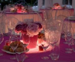 Allestimento banchetto nuziale di sera