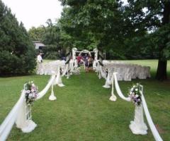 Allestimento del ricevimento di nozze