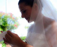 Fotografia della sposa commossa
