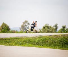 © andresborella - Ripresa da lontano degli sposi