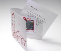 Cartolina vaccino con motivo floreale sulla copertina