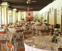 Veranda allestita per il matrimonio