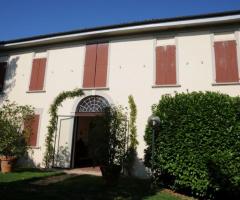 La Villa Casino Calvi vista dall'esterno