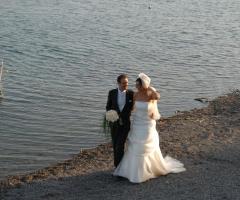 Sposi in riva al mare