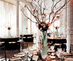 Allestimento in nero per i tavoli del matrimonio