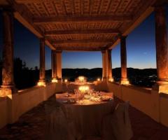 Cena di matrimonio sotto la luna
