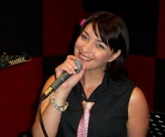 The Two Too - La cantante Barbara