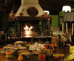 Sala con camino del ristorante