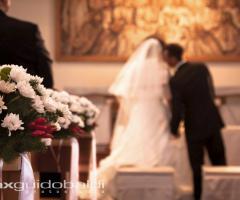 Foto degli sposi in chiesa - Max Guidobaldi Photostudio