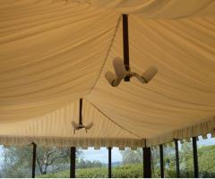 Dettaglio dei punti luce del gazebo per le nozze