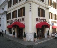 Ingresso dell'hotel per il matrimonio