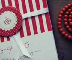 Coordinato partecipazioni e inviti di nozze con dettagli rossi - Modello Fragolosa