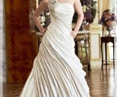 Esclusivo modello di abito da sposa della linea Ian Stuart