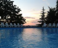 Tramonto sulla piscina