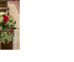 Roberto Golfieri - Organizzazione addobbo chiesa rose rosse e bianche