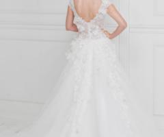 Vestito da sposa con spalle scoperte