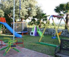 Giardino e parco giochi del Sentiero degli Amanti a Belvedere Siracusa