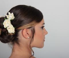Acconciatura con rose