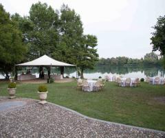 Catering QUC - Buffet esterno con vista sul lago
