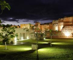 Spettacolo offerto dal Cave Bianche Hotel di sera