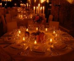 Allestimento tavolo per le nozze