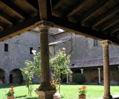Vista dal chiostro per un  matrimonio all'aperto