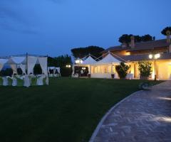 Allestimento per il ricevimento nuziale di sera