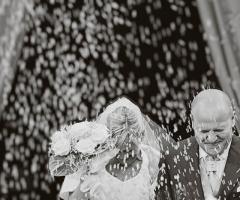 Il lancio del riso agli sposi