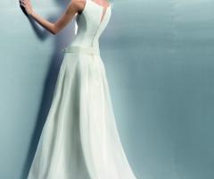 Vestito da sposa con chiusura dietro la schiena