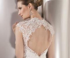 Katia Atelier - Abito da sposa ricamato con apertura sulla schiena