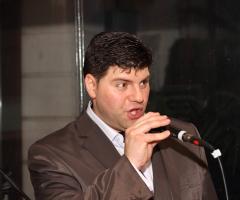 Davide dei RedRose canta ad un matrimonio