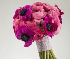 Bouquet con ranuncoli ed anemoni