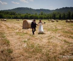 Sposi in mezzo ai campi - Tenuta di Corbara