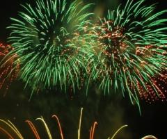 Fuochi d\'artificio per il ricevimento di matrimonio