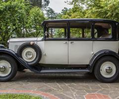 Deluxe International - La classe delle auto d'epoca