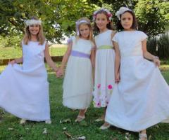 Eleganti e sofisticati abiti per bambini e bambine