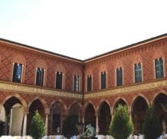 Palazzo Trecchi - Il cortile di giorno