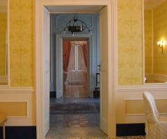 Palazzo Lutri - Ingresso alla sala gialla per il ricevimento nuziale